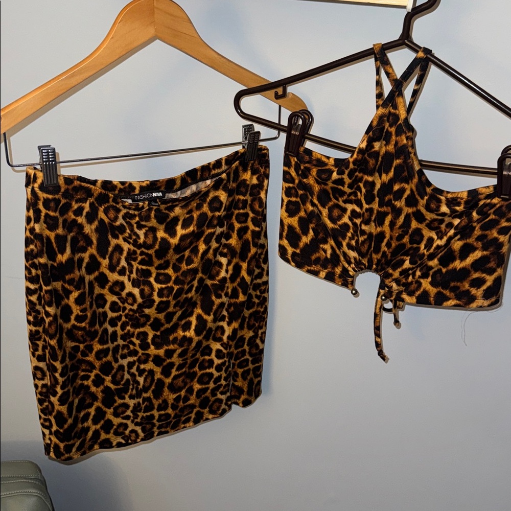 Fashion Nova Animal Print halter crop with miniskirt - Picture 3 of 9